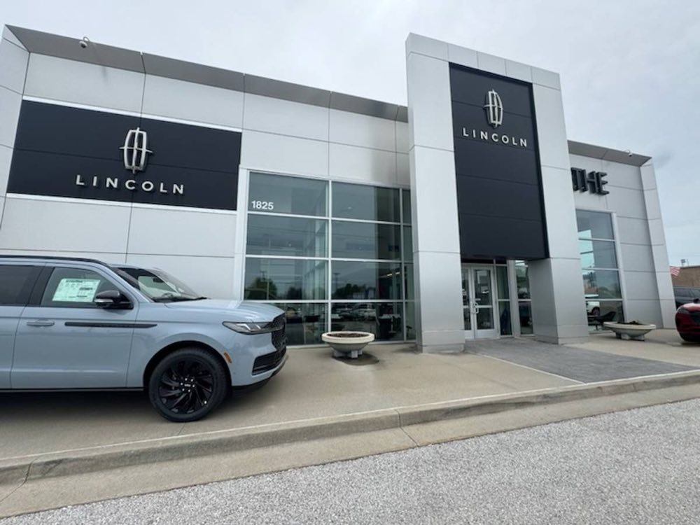 Spotless Display at Lincoln Dealership Olathe — Alternative Window Cleaning